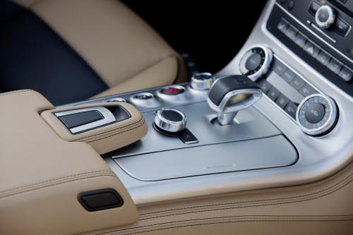 Mercedes SLS AMG Roadster (2012) - picture 57 of 65