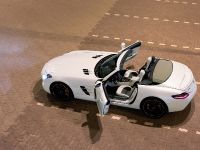 Mercedes SLS AMG Roadster (2012) - picture 4 of 65