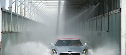 Mercedes SLS Roadster (2012) - picture 4 of 13