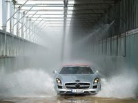 Mercedes SLS Roadster (2012) - picture 4 of 13