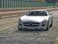 Mercedes SLS Roadster (2012) - picture 5 of 13