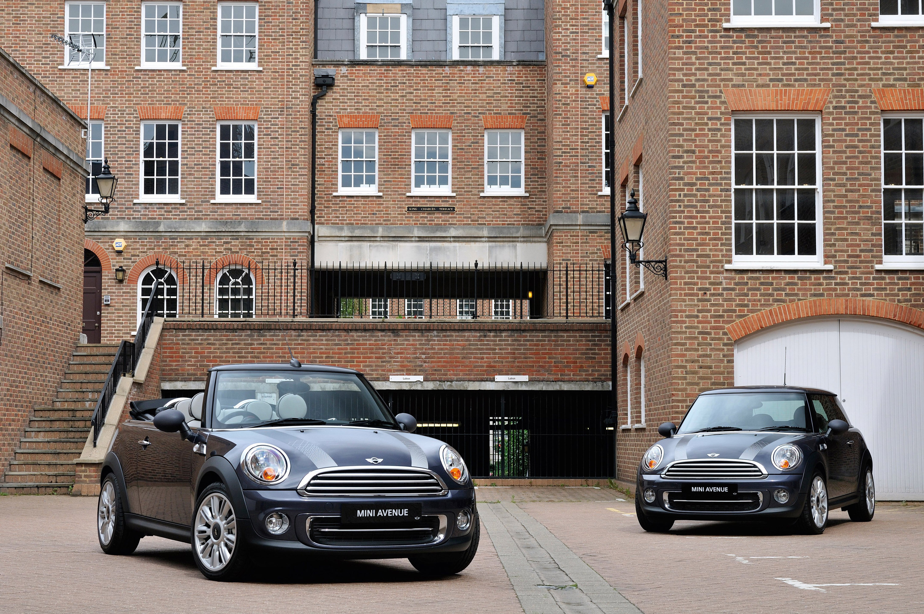 MINI Cooper Avenue