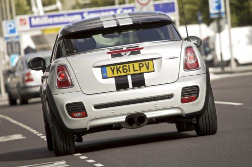 MINI Coupe (2012) - picture 17 of 33