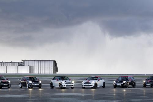 MINI John Cooper Works Family (2012) - picture 1 of 9