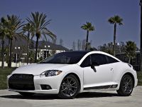 Mitsubishi Eclipse SE (2012) - picture 1 of 6