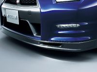 Nissan GT-R Pure edition (2012) - picture 2 of 3