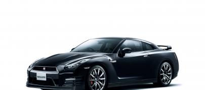 Nissan GT-R (2012) - picture 7 of 22