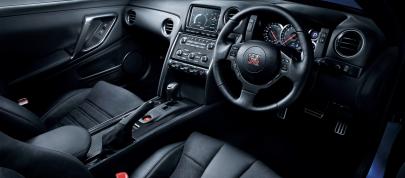 Nissan GT-R (2012) - picture 12 of 22
