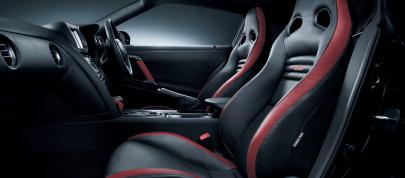 Nissan GT-R (2012) - picture 15 of 22