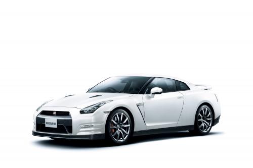Nissan GT-R (2012) - picture 8 of 22