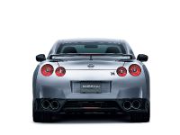 Nissan GT-R (2012) - picture 8 of 22