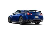 Nissan GT-R (2012) - picture 2 of 22