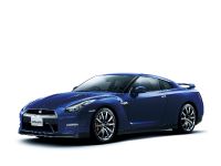 Nissan GT-R (2012) - picture 3 of 22