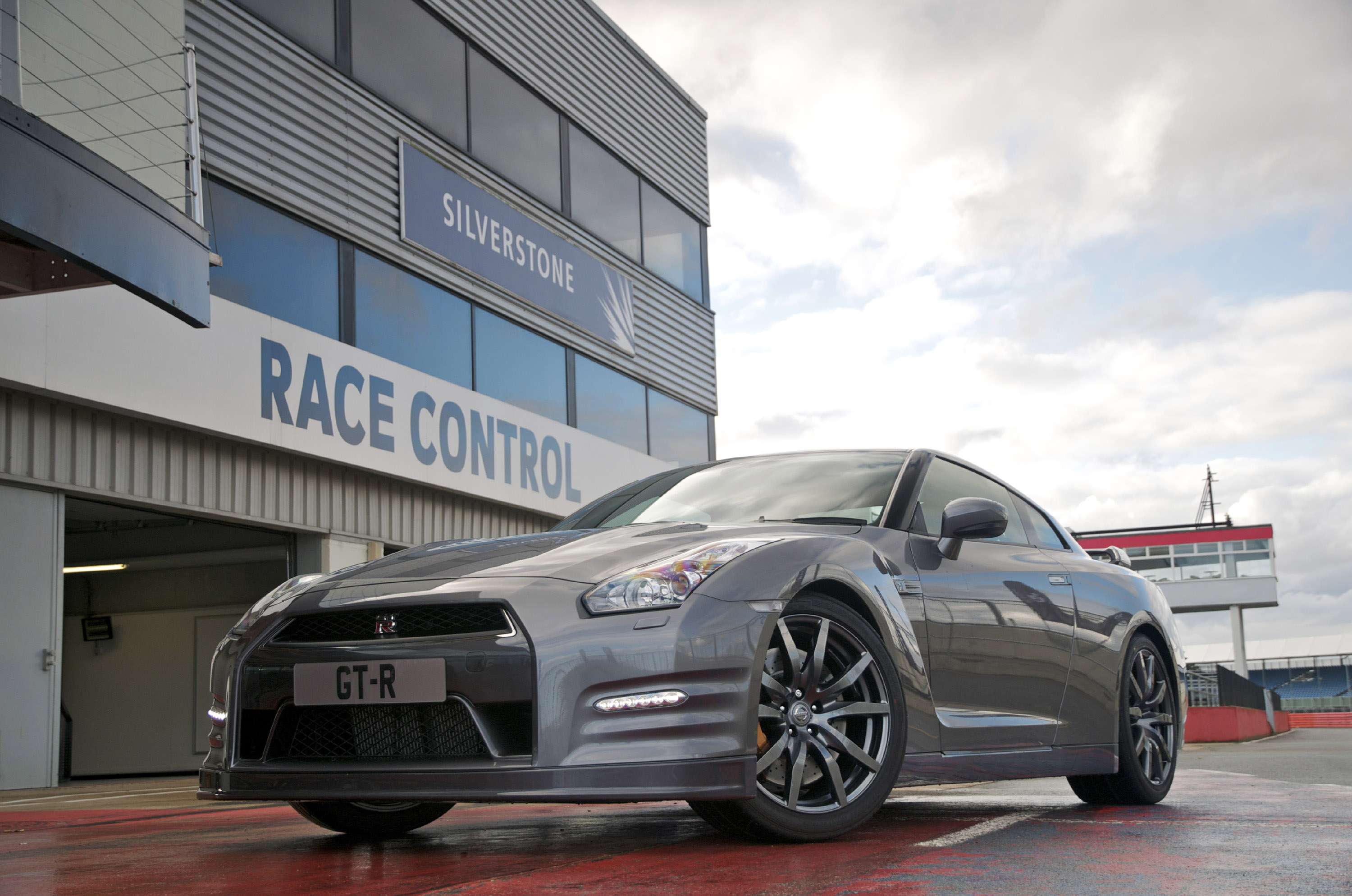 The Nissan GT-R R36 Facelift - Driving Experiences from the UKs No.1