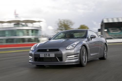Nissan R35 GT-R (2012) - picture 1 of 3