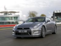Nissan R35 GT-R (2012) - picture 1 of 3