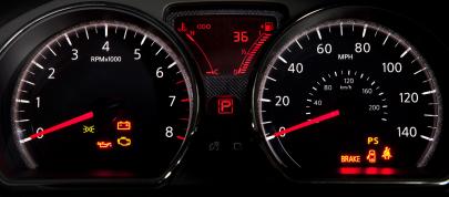 Nissan Versa (2012) - picture 12 of 15