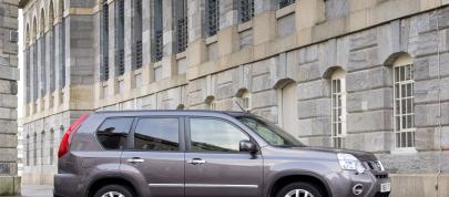 Nissan X-TRAIL Platinum edition (2012) - picture 4 of 10