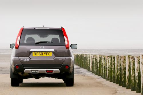 Nissan X-TRAIL Platinum edition (2012) - picture 8 of 10