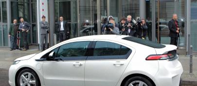 Opel Ampera (2012) - picture 15 of 30