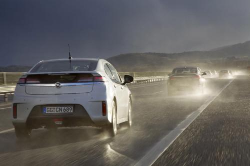 Opel Ampera (2012) - picture 24 of 30