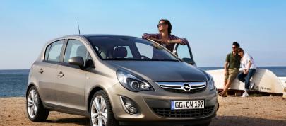 Opel Corsa 4-Door (2012) - picture 4 of 14