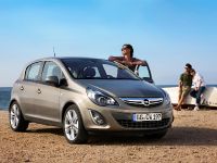Opel Corsa 4-Door (2012)