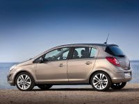 Opel Corsa 4-Door (2012)