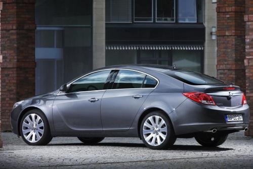 Opel Insignia (2012) - picture 24 of 39