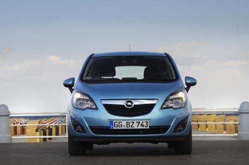 Opel Meriva (2012) - picture 1 of 22