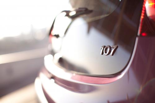 Peugeot 107 (2012) - picture 17 of 20