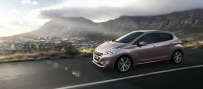 Peugeot 208 (2012) - picture 7 of 14