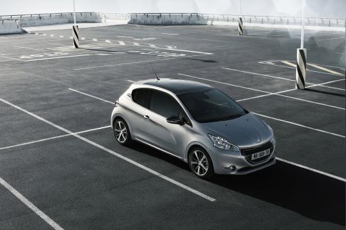 Peugeot 208 (2012) - picture 1 of 14