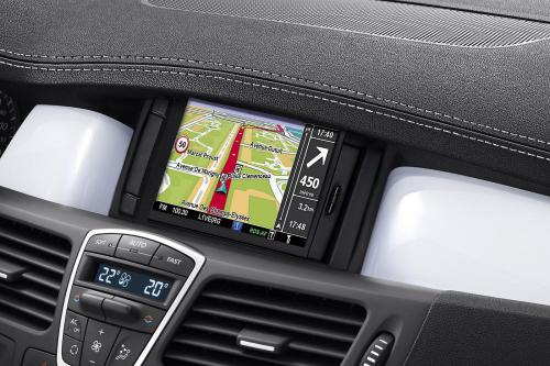 Renault Laguna Coupe (2012) - picture 16 of 17