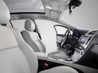 Toyota Avensis (2012) - picture 7 of 7