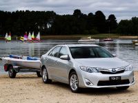 Toyota Camry Hybrid Trifecta (2012) - picture 3 of 14