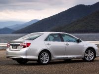 Toyota Camry Hybrid Trifecta (2012) - picture 5 of 14
