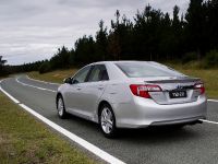 Toyota Camry Hybrid Trifecta (2012) - picture 6 of 14
