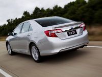 Toyota Camry Hybrid Trifecta (2012) - picture 7 of 14