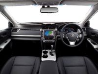 Toyota Camry Hybrid Trifecta (2012) - picture 10 of 14