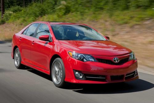 Toyota Camry (2012) - picture 1 of 19