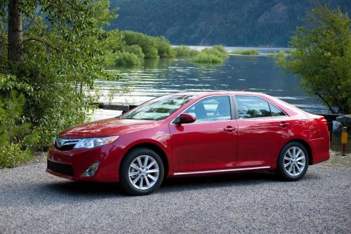 Toyota Camry (2012) - picture 8 of 19
