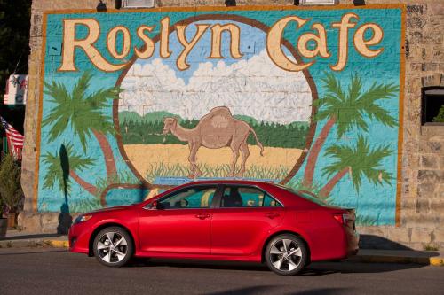 Toyota Camry (2012) - picture 9 of 19