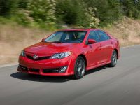 Toyota Camry (2012) - picture 2 of 19