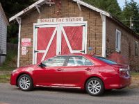 Toyota Camry (2012) - picture 13 of 19