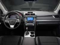 Toyota Camry (2012) - picture 14 of 19