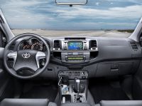 Toyota Hilux (2012) - picture 4 of 4