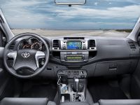 Toyota Hilux (2012) - picture 4 of 4