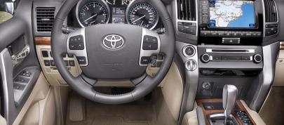 Toyota Land Cruiser V8 (2012) - picture 12 of 12