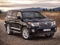 Toyota Land Cruiser V8 (2012) - picture 1 of 12